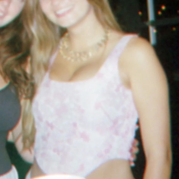 Amanda Uprichard Fischer top​ - Picture 4 of 5